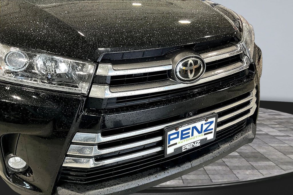 Used 2017 Toyota Highlander Limited Platinum AWD/4WD image 34