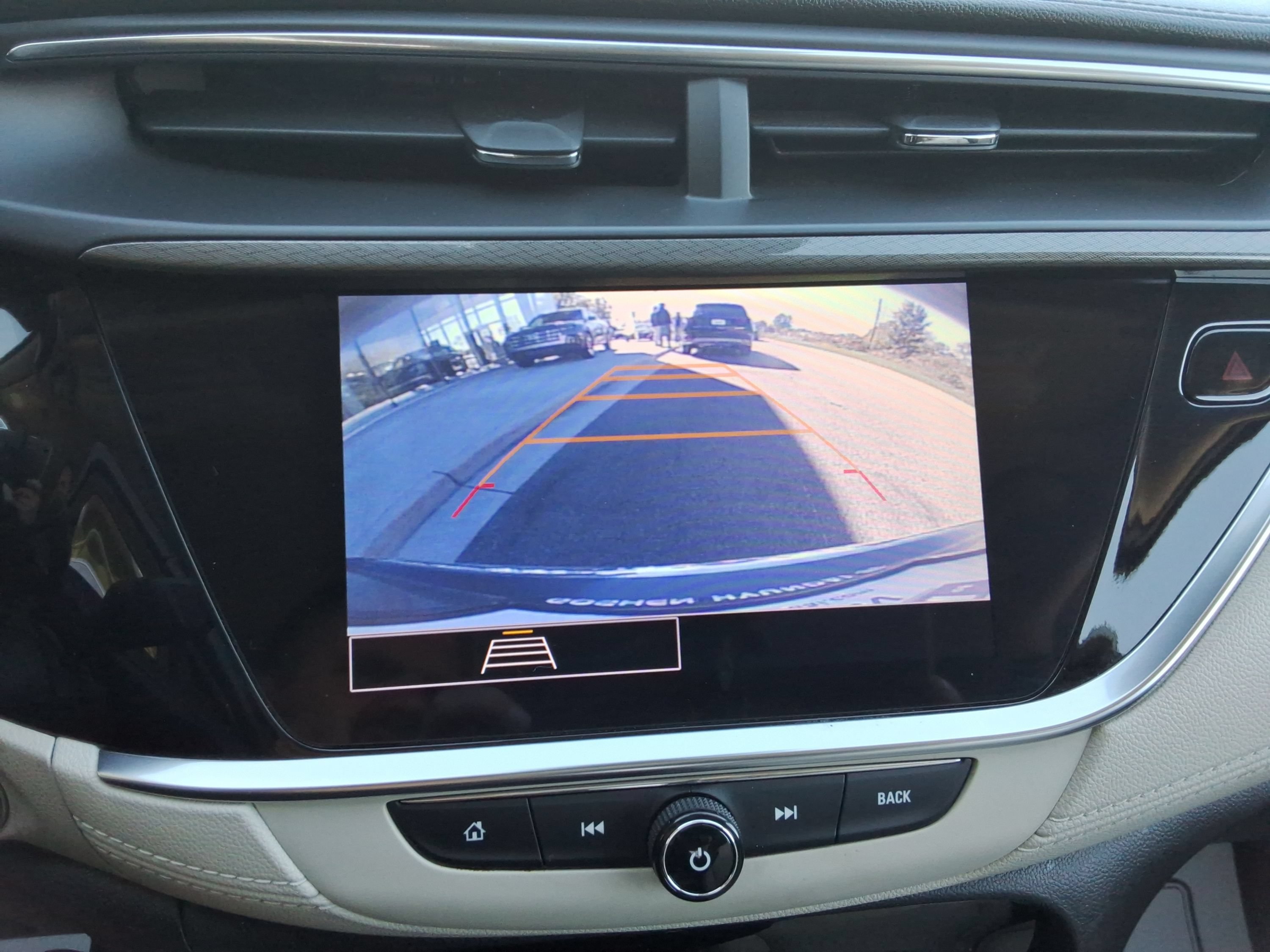 Used 2021 Buick Encore GX Essence AWD/4WD image 36