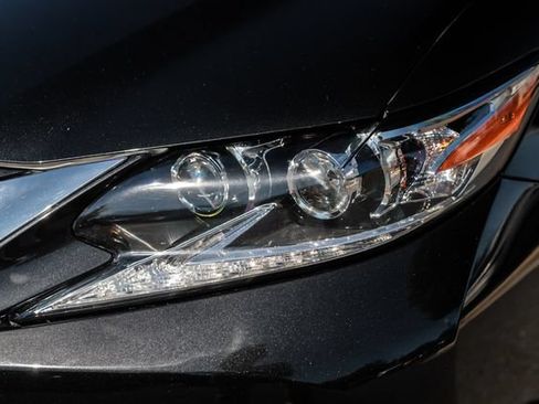 Used 2018 Lexus ES 350 w/ Luxury Package w/Wood Trim FWD image 11