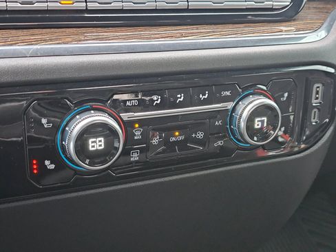 Used 2023 GMC Sierra 1500 Elevation image 25