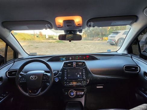 Used 2020 Toyota Prius Prime LE image 23