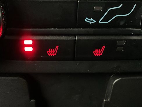 Used 2023 Ford Explorer Limited image 21