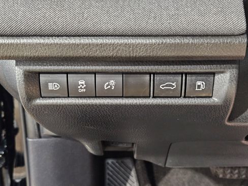 Used 2025 Toyota Camry LE FWD image 25