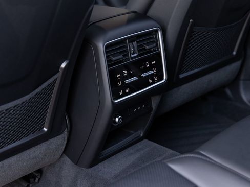 Certified 2025 Porsche Cayenne Base image 26