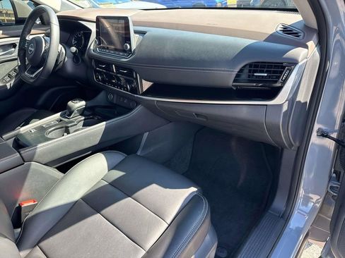Used 2023 Nissan Rogue SL FWD image 22