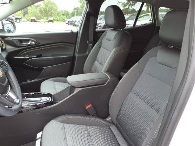 Used 2025 Chevrolet Trax LT w/ Driver Confidence Package FWD image 13