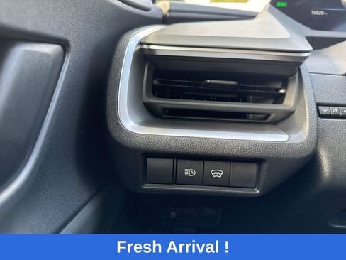 Used 2025 Toyota Prius LE image 8