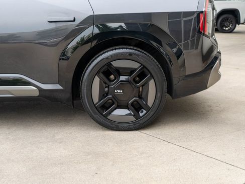 Certified 2024 Kia EV9 GT-Line AWD/4WD image 36