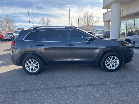 Used 2016 Jeep Cherokee Latitude w/ Safety/Convenience Group image 7