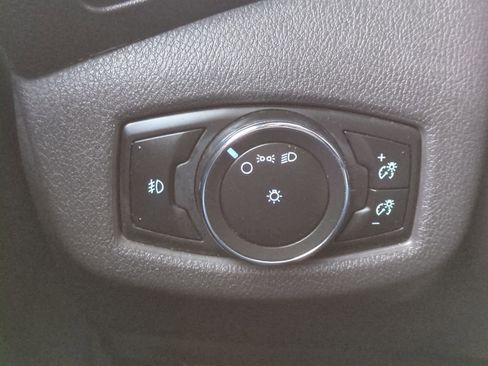 Used 2015 Ford Transit Connect XLT image 25