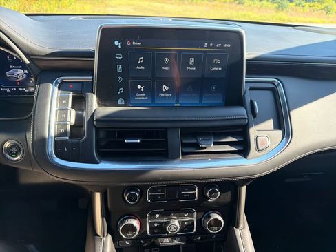 Used 2023 Chevrolet Suburban LT w/ LT Signature Package AWD/4WD image 18