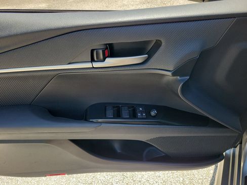 Used 2025 Toyota Camry SE FWD image 14