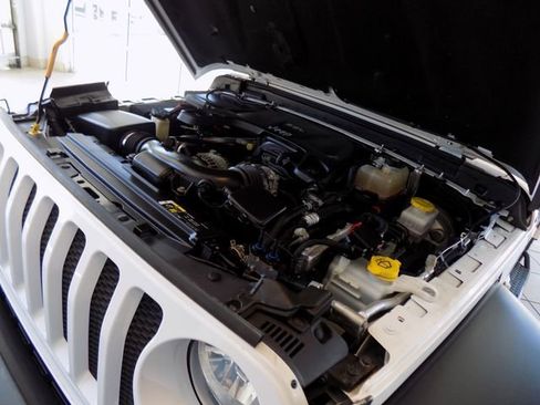 Used 2018 Jeep Wrangler Unlimited Sport S AWD/4WD image 31