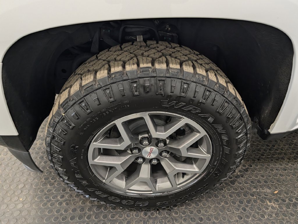 Used 2022 GMC Canyon AT4 AWD/4WD image 7