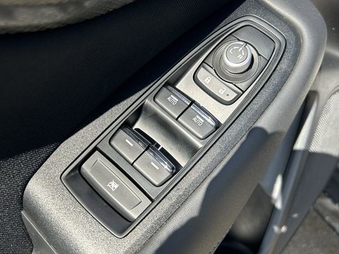 Used 2024 Subaru Outback Premium AWD/4WD image 16