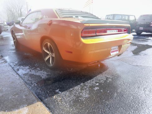 Used 2014 Dodge Challenger R/T image 8