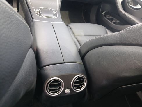 Used 2021 Mercedes-Benz GLC 300 image 28