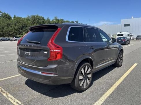 Used 2023 Volvo XC90 T8 Ultimate w/ Protection Package Premier AWD/4WD image 4