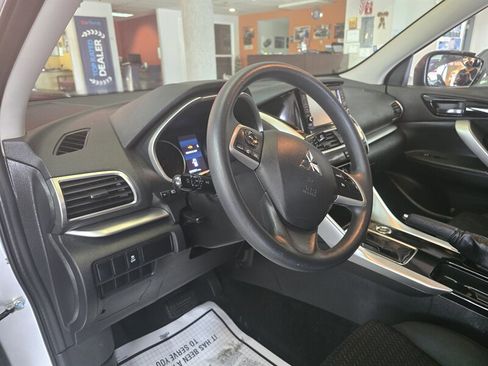 Used 2020 Mitsubishi Eclipse Cross ES image 8