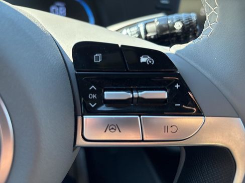 Certified 2025 Hyundai Elantra Sport FWD image 19
