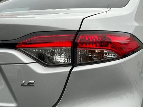Used 2023 Toyota Corolla LE FWD image 7