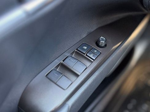 Used 2022 Toyota Camry SE image 21