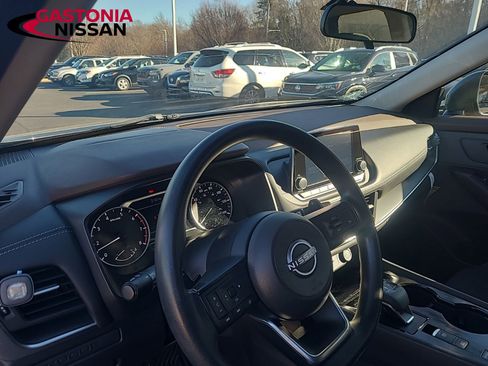 Used 2023 Nissan Rogue S image 26