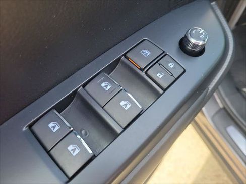 Certified 2019 Toyota Highlander Limited AWD/4WD image 13