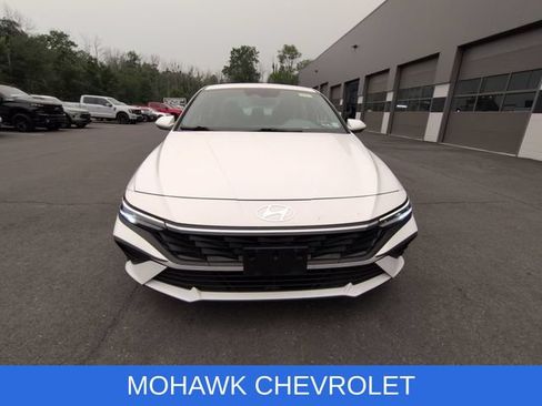 Used 2024 Hyundai Elantra SEL FWD image 7