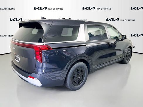 New 2026 Kia Carnival LX image 7