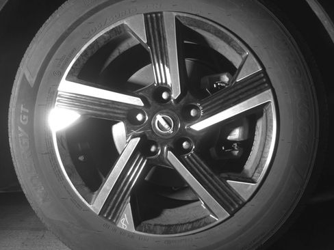 Used 2025 Nissan Sentra SV FWD image 16