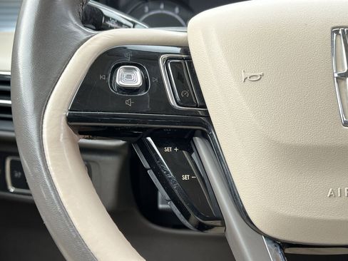 Used 2022 Lincoln Corsair Standard w/ Premium Package image 29