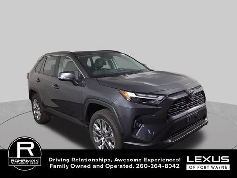 Used 2025 Toyota RAV4 XLE Premium w/ Weather Package AWD/4WD image 4