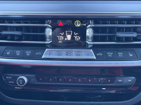 Used 2025 BMW X4 xDrive30i image 6