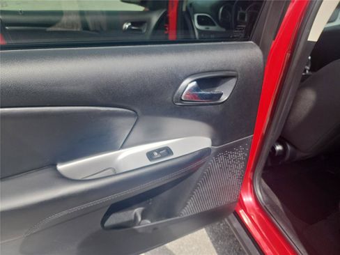 Used 2019 Dodge Journey SE w/ Connectivity Group FWD image 15