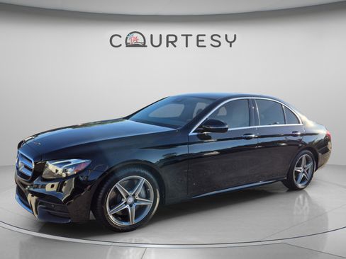 Used 2017 Mercedes-Benz E 300 image 1