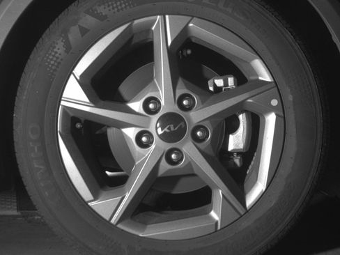 Used 2025 Kia K4 LXS image 12