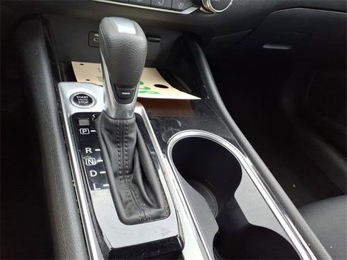 Used 2024 Nissan Altima 2.5 SV image 21