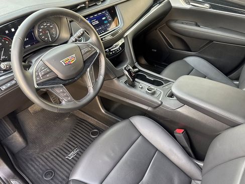 Used 2025 Cadillac XT5 Premium Luxury w/ Technology Package image 9
