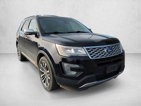 Used 2016 Ford Explorer Platinum image 3