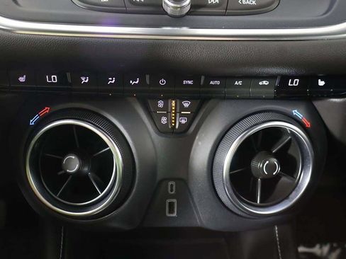 Used 2025 Chevrolet Blazer LT FWD image 40