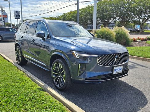 New 2026 Volvo XC90 B6 Ultra image 2