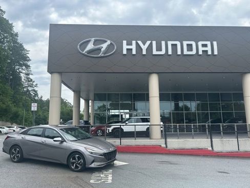 Used 2023 Hyundai Elantra Limited w/ Cargo Package FWD image 1