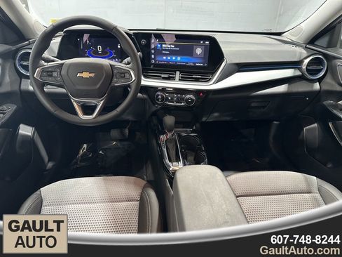 Used 2024 Chevrolet Trax LT w/ Driver Confidence Package image 7