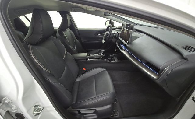 Used 2024 Toyota Prius XLE FWD image 6