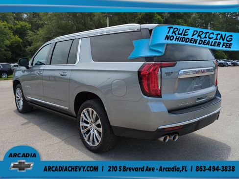Used 2023 GMC Yukon XL Denali AWD/4WD image 6