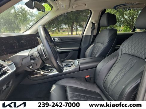 Used 2023 BMW X7 xDrive40i AWD/4WD image 24