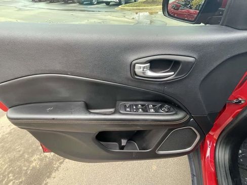 Used 2018 Jeep Compass Limited image 19