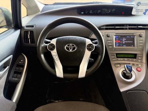 Used 2015 Toyota Prius Two image 40