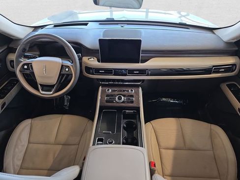 Used 2023 Lincoln Aviator Reserve w/ Equipment Group 201A AWD/4WD image 9